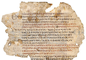 Zweiseitig beschriebener Papyrus in Rot und Schwarz.